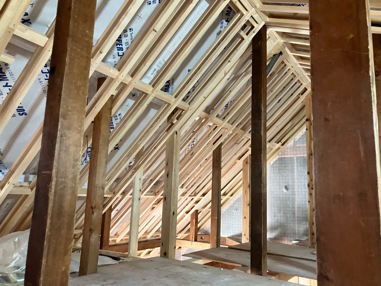 屋根裏もしっかりと