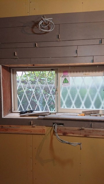 H様邸キッチンタイル