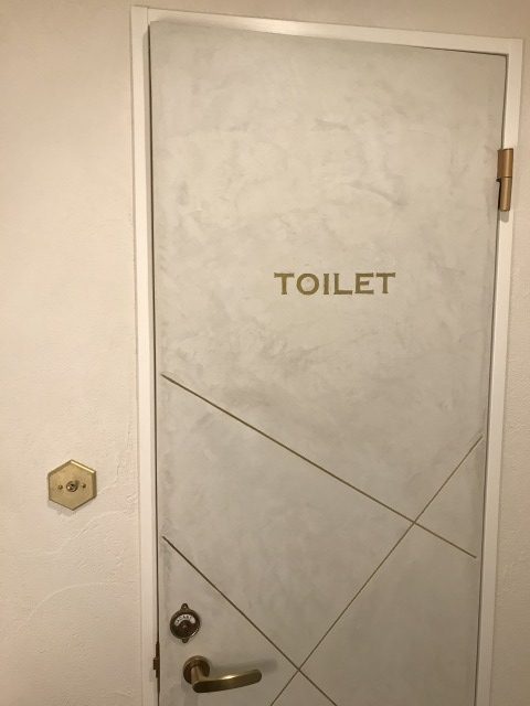 トイレ扉