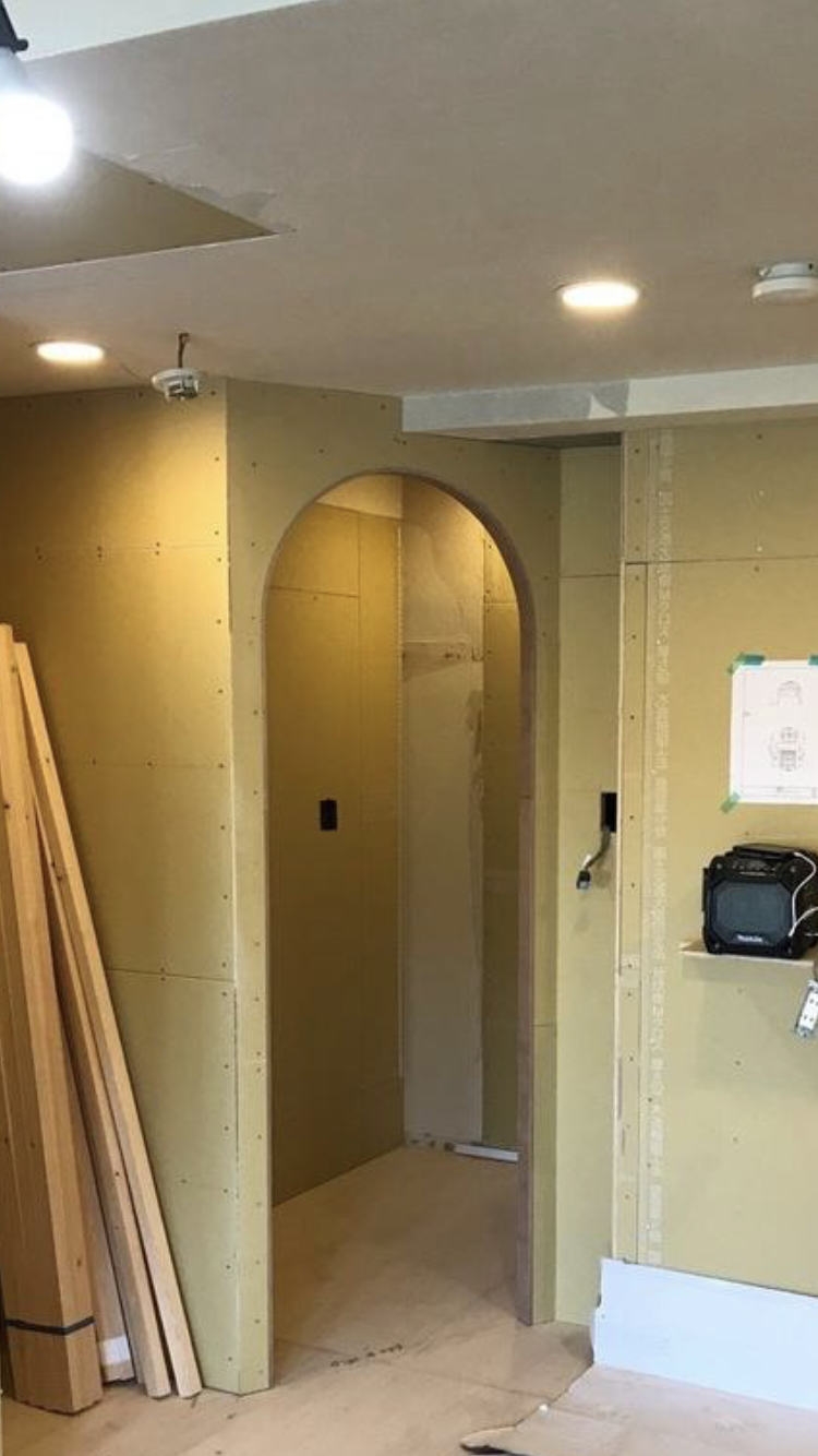 R開口のパントリー