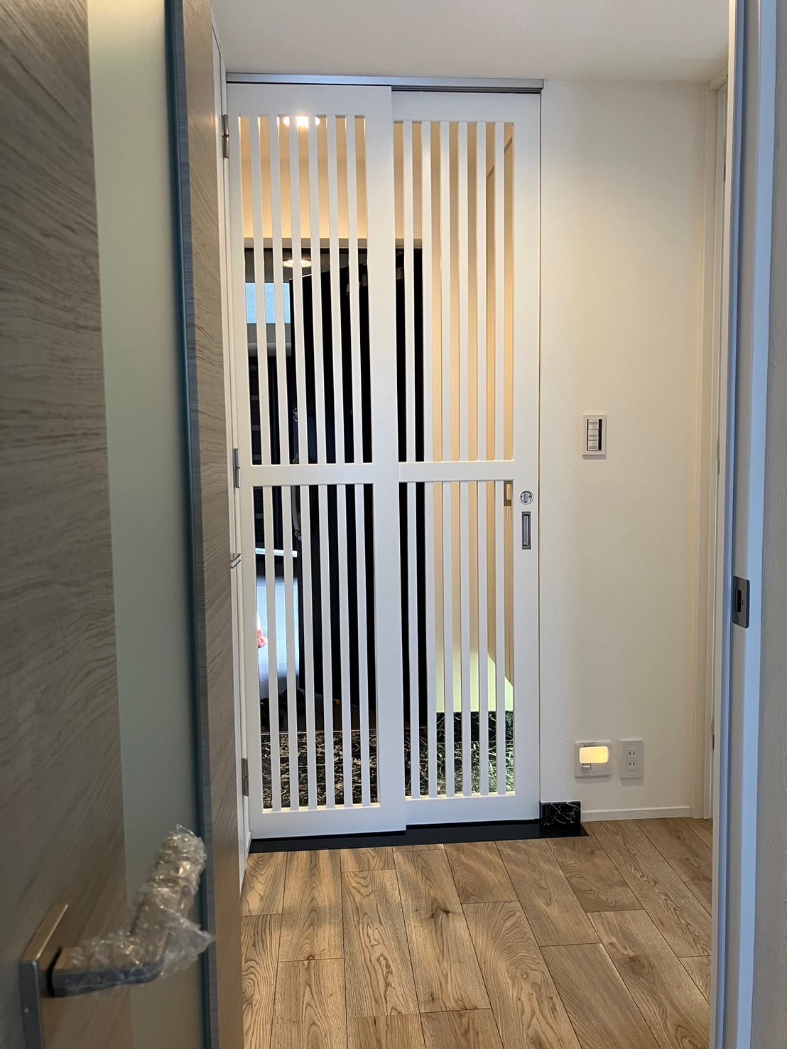 猫ちゃんワンちゃん脱走防止造作建具