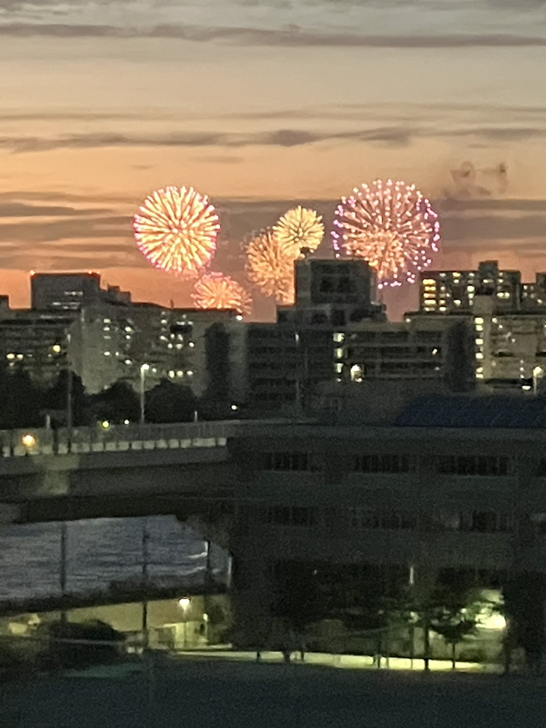 仕事帰りに見上げた夏の景色