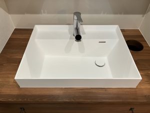 FF43CA04-3A13-4A02-B2C3-A002B1576341