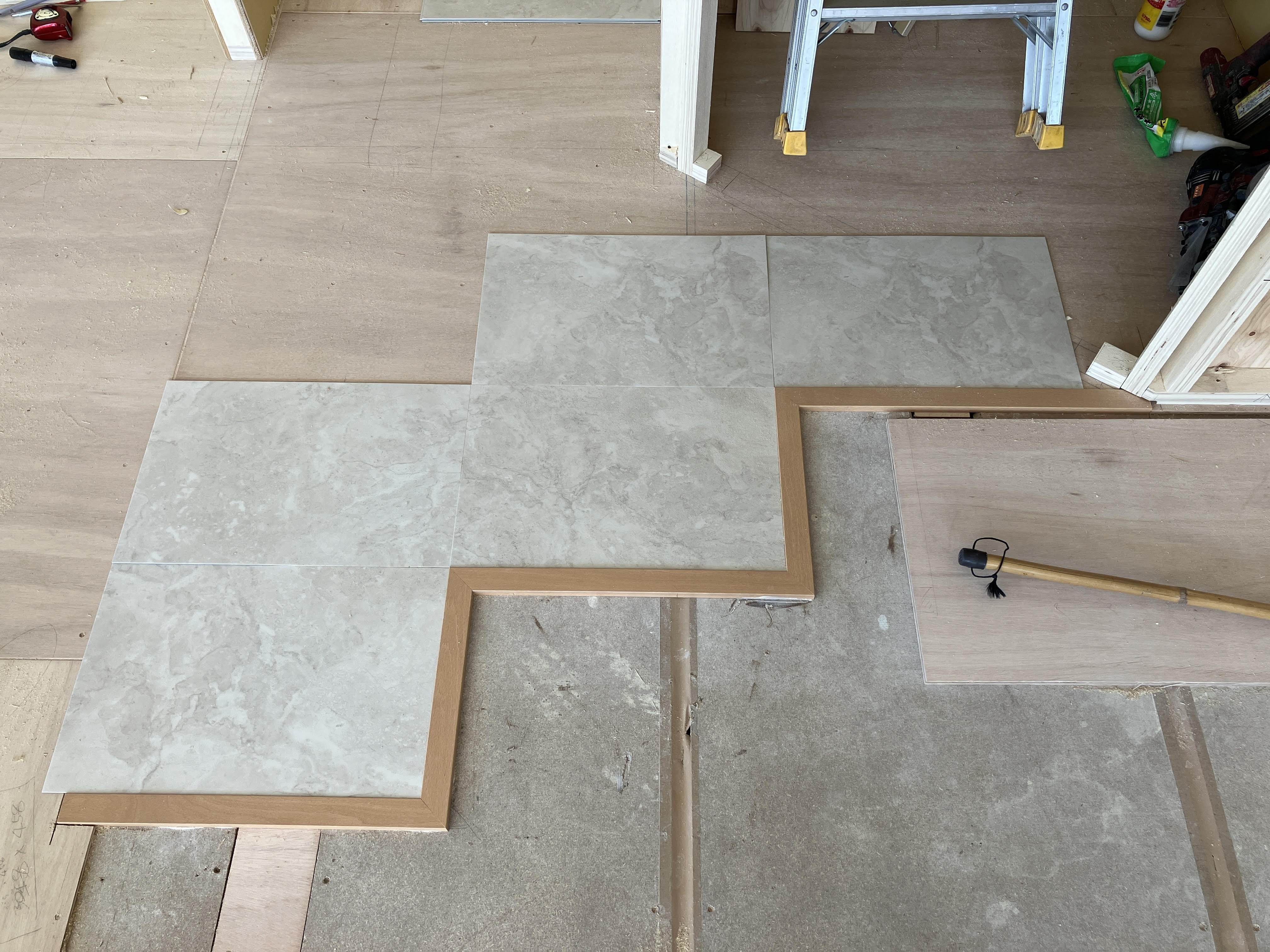 ユニークな床見切り