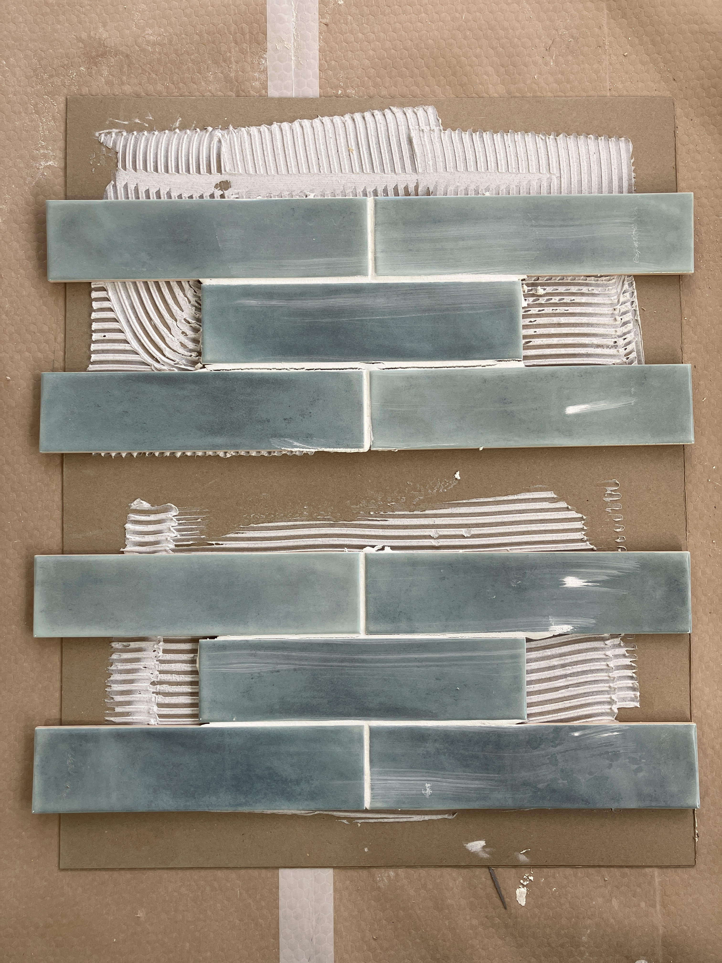 タイルの目地幅と色による見え方の違い