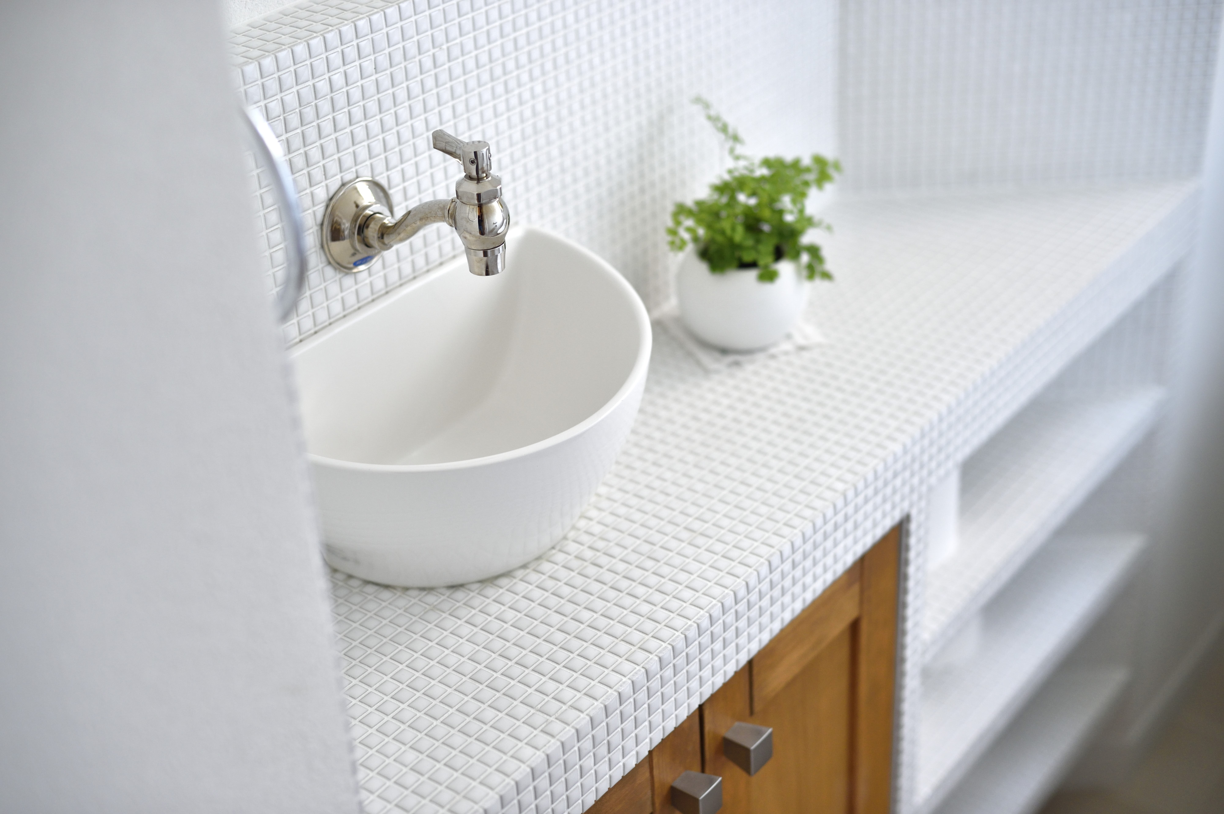 引き締める色　イギリスの塗料　Farrow&Ball（ファロー＆ボロウ）