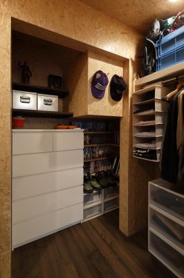 「Point No.39」のEdison Lampを、シャンデリアのよう下げました