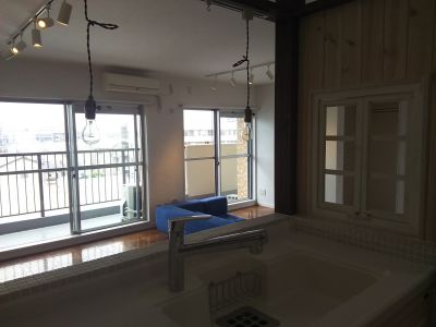 LOHAS materialのドア、オリジナルカラー「スカイブルー」色が素敵！！