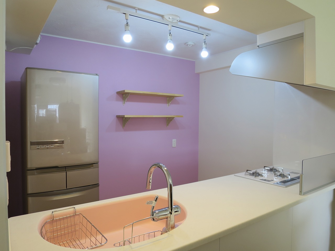 本日の完了検査 ピンクをテーマカラーにしたキッチン空間 I003 Okuta リフォーム マンションリフォームならlohas Studio ロハススタジオ Presented By Okuta オクタ