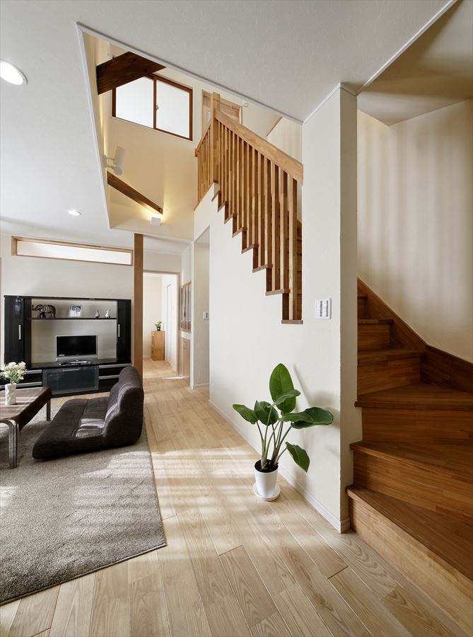 吹き抜けリビング