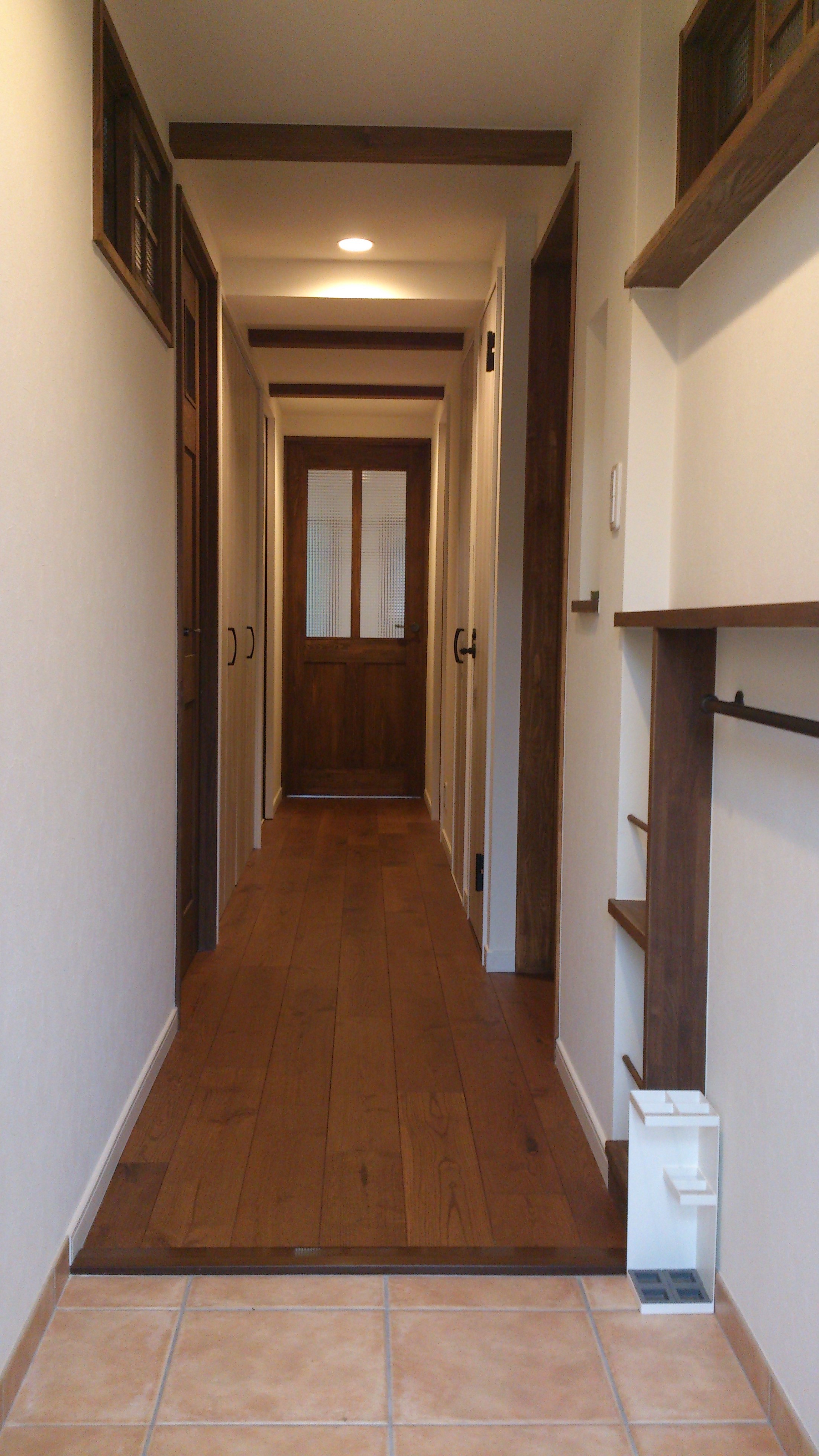 木の温もりを感じる玄関