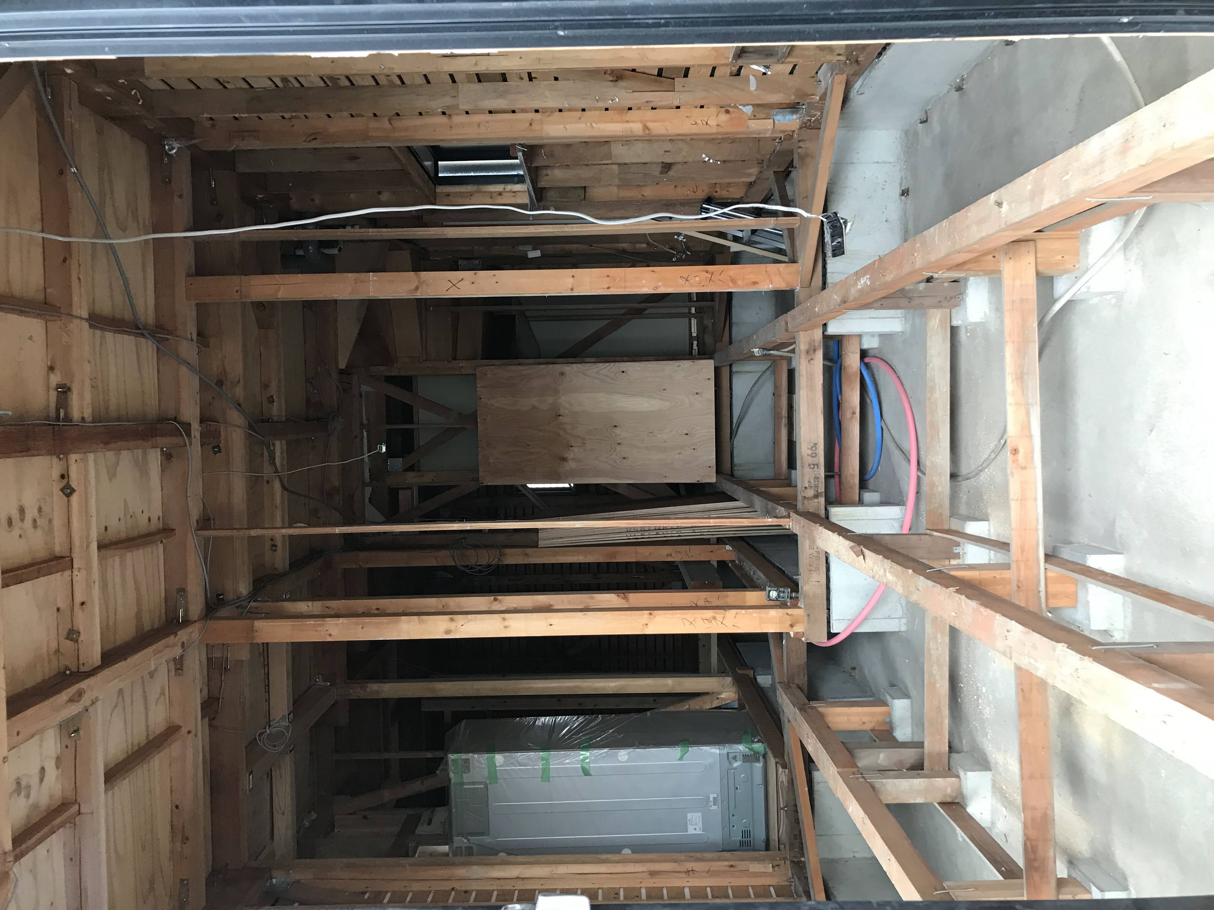 解体工事スタート