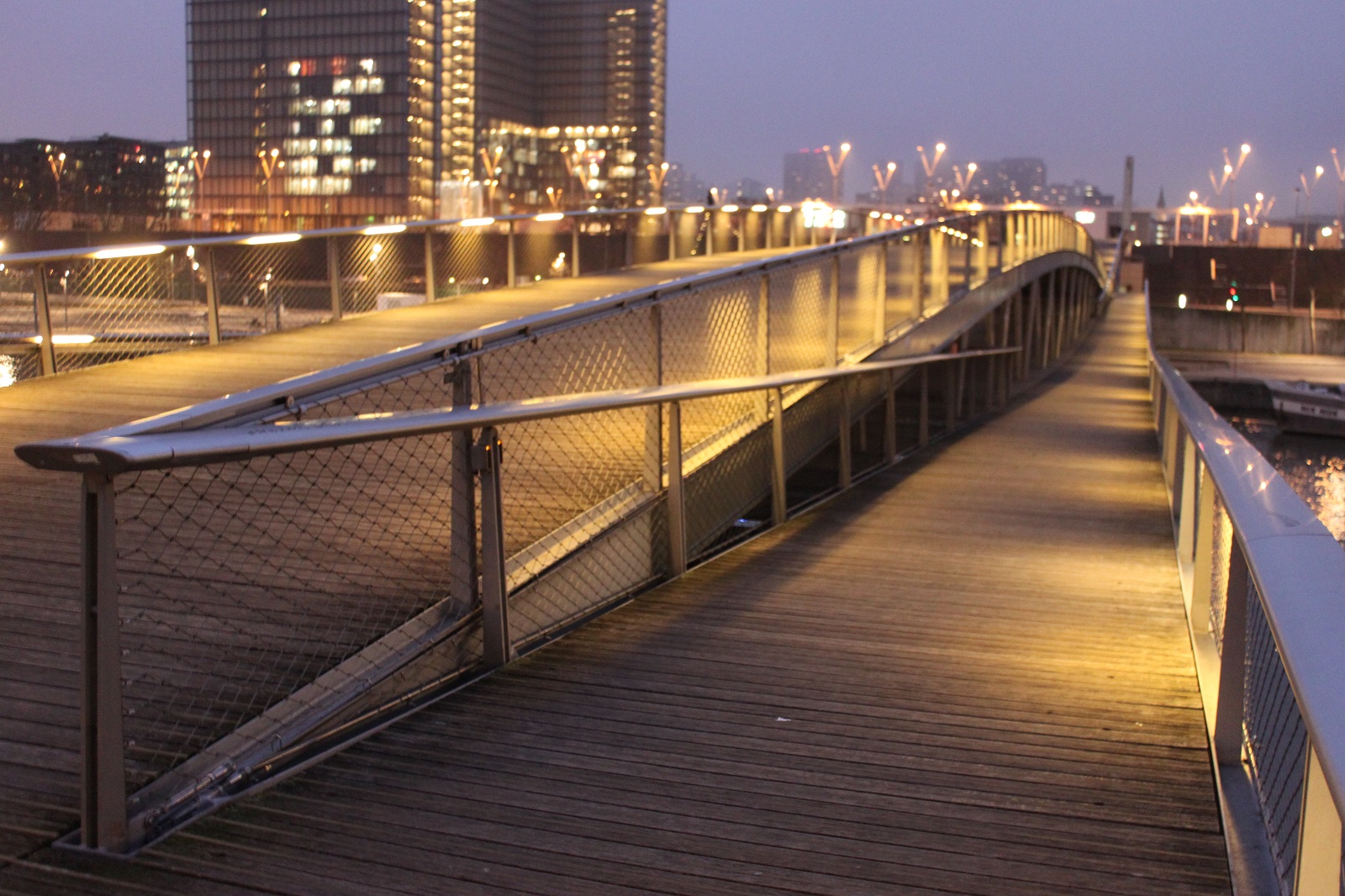 横浜店スタッフをサッカーチームで例えるなら・・・（横浜店を10倍楽しむ方法☆）