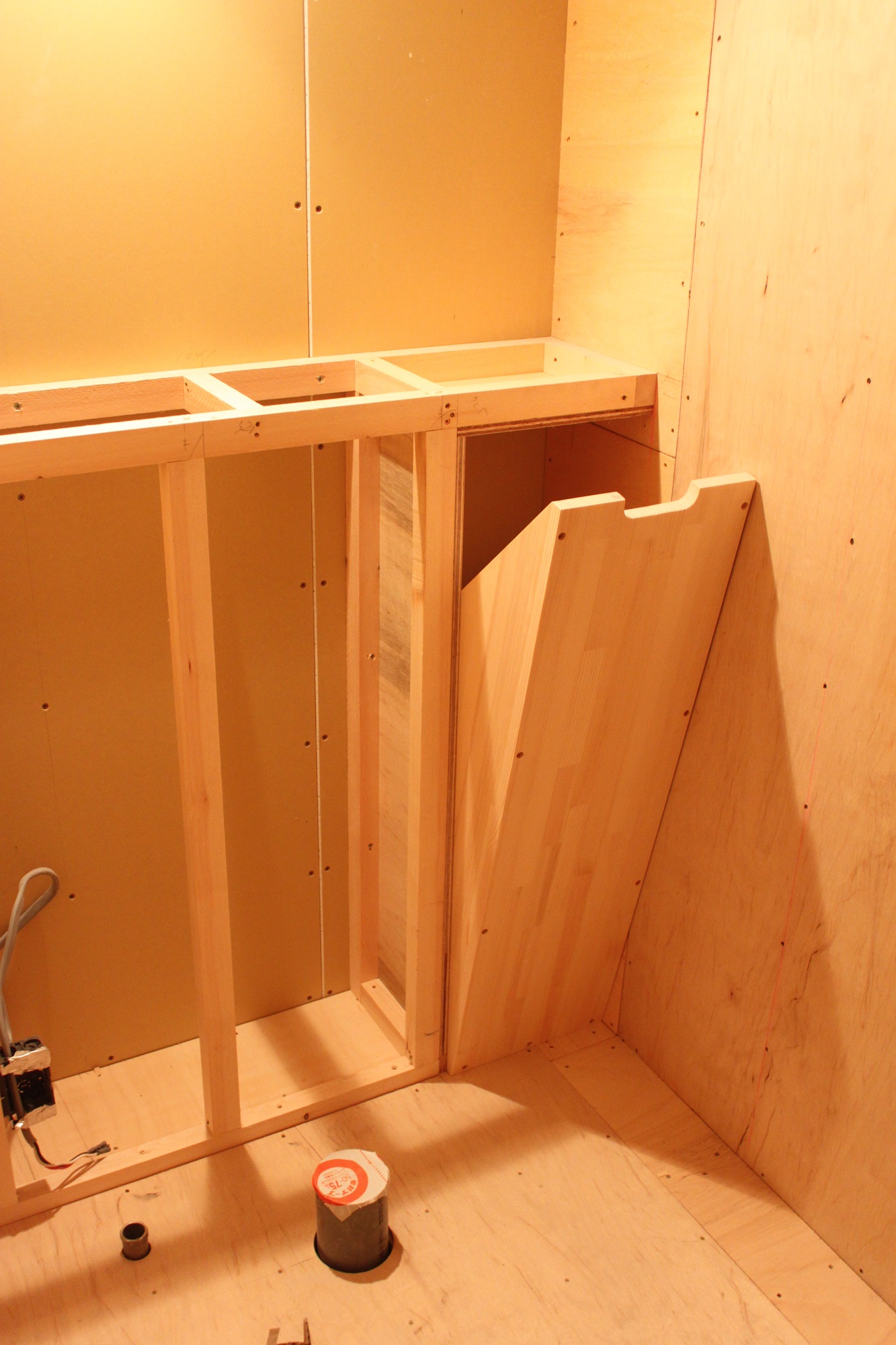 ところで・・・・・トイレの掃除用具ってどこに隠してますか？？