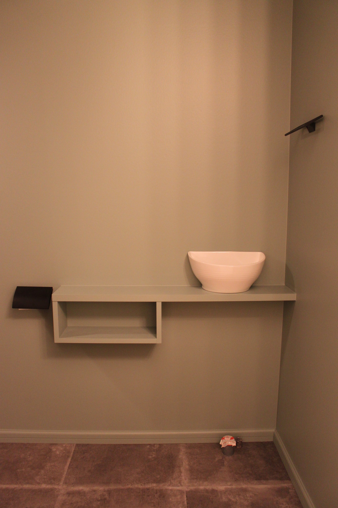 レッド＆グリーン　～赤と緑が織り成すモードなトイレ～