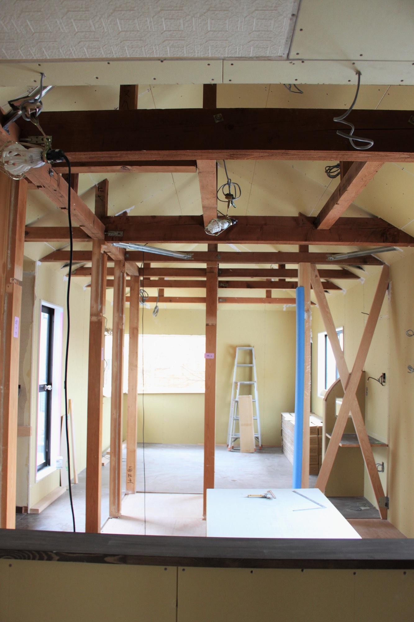 “とんがり天井”のリビングダイニング☆☆☆