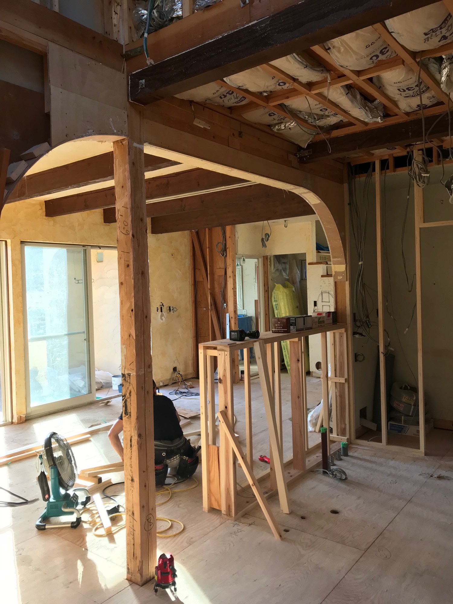 今度のﾀﾞｲﾆﾝｸﾞｷｯﾁﾝは、ﾎﾜｲﾄ＆ｸﾞﾚｰに・・・天窓の光が差し込みます（予定）！！