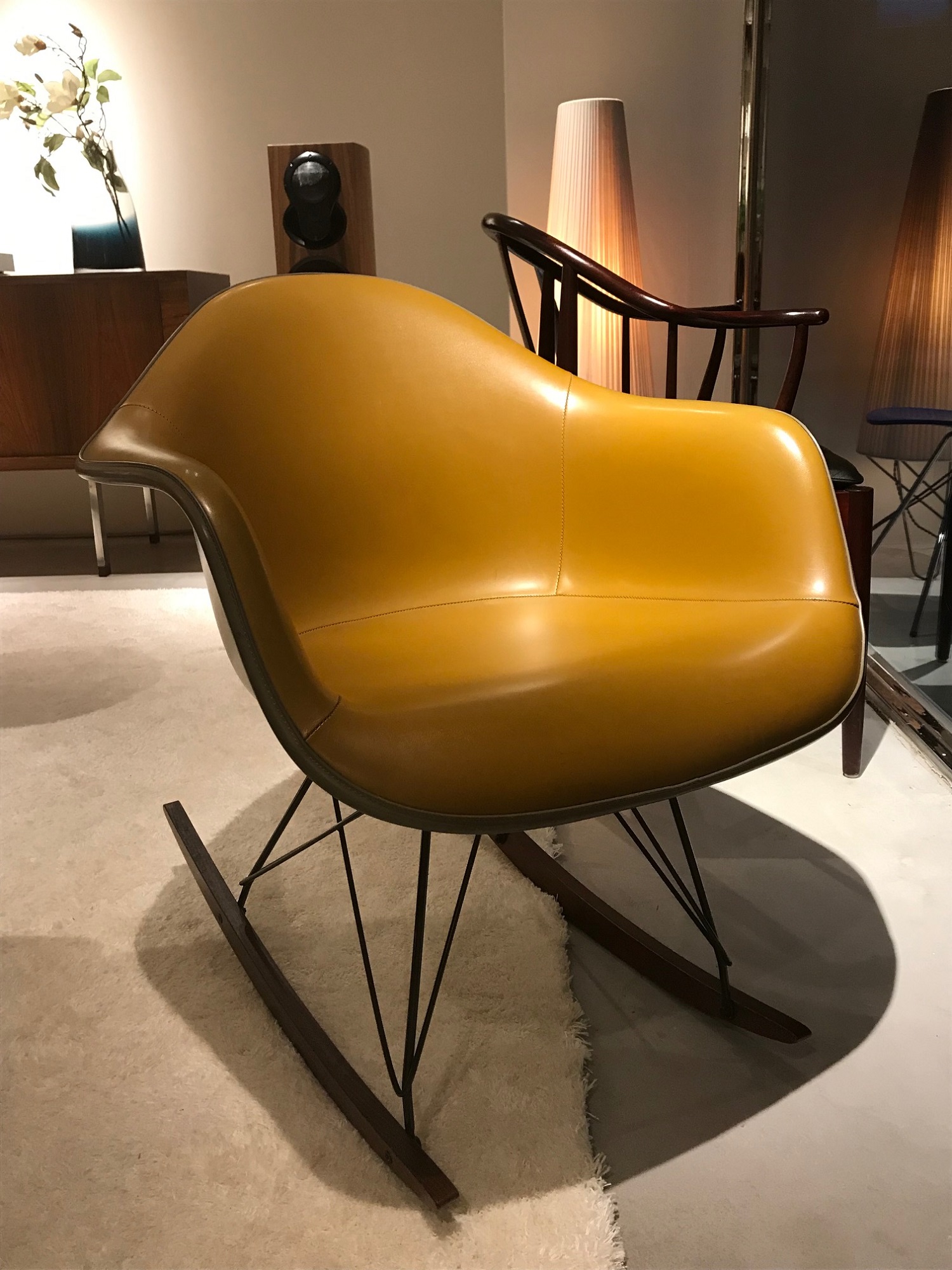 希少価値の高い☆☆☆家具を愉しめるショールームが南青山にOPEN！！