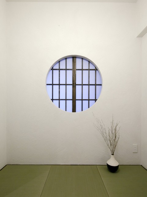 丸窓のムコウ が 見えました I008 Okuta リフォーム マンションリフォームならlohas Studio ロハススタジオ Presented By Okuta オクタ