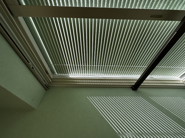 日差しと断熱対策はインナーサッシ+ブラインドで