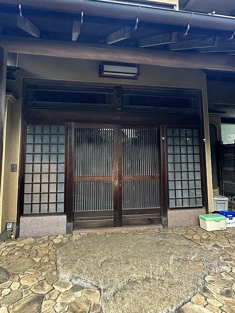 ①既存玄関ドア