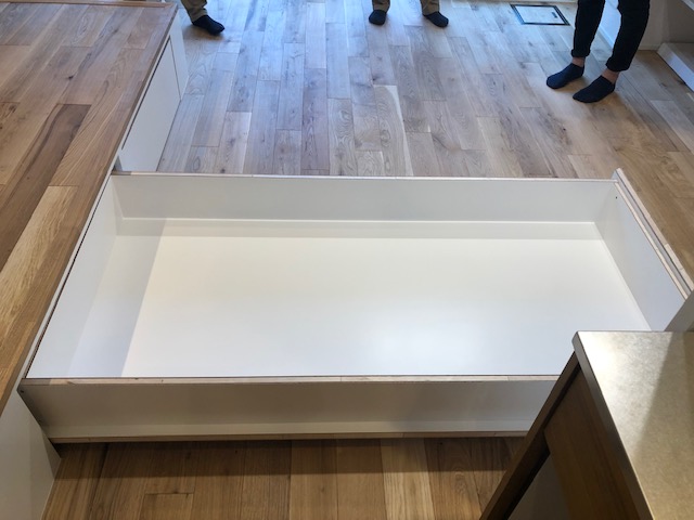 たっぷり収納のある小上がり