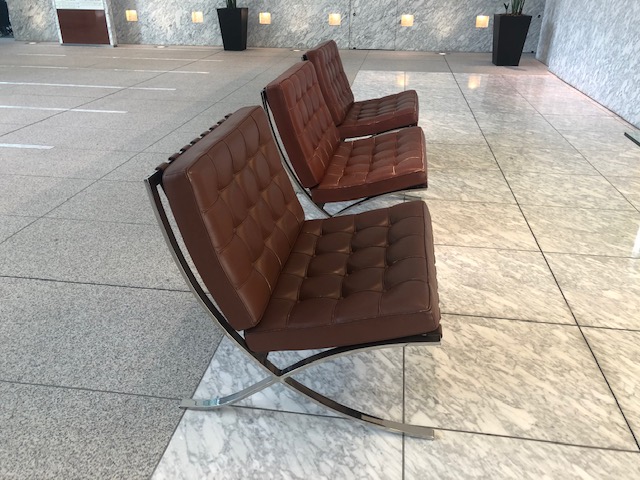 「Less is more.」（より少ないことは、より豊かなこと）