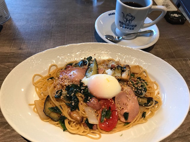 キッチンにラピスブルーのタイル～平田タイルMapleBricks～