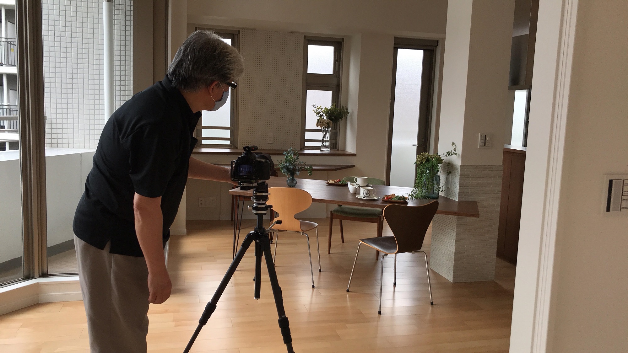 天井が高いLDKの写真撮影