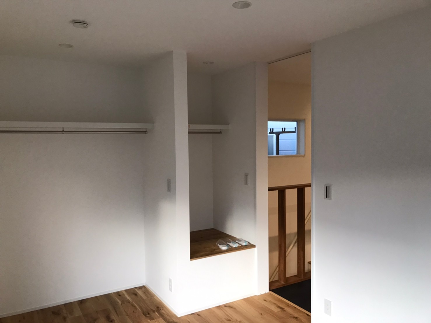 木造２Fのリフォーム工事(木製手摺とアウトセット引戸)