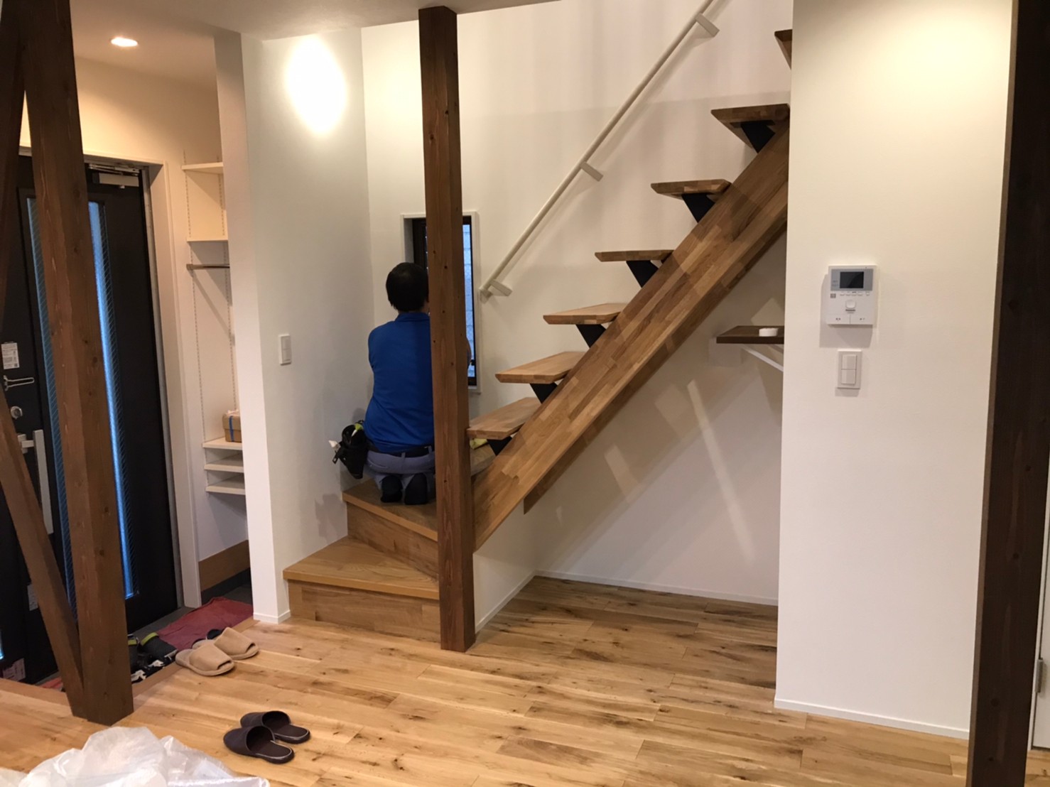 木造２Fのリフォーム工事(カッコイイ階段)