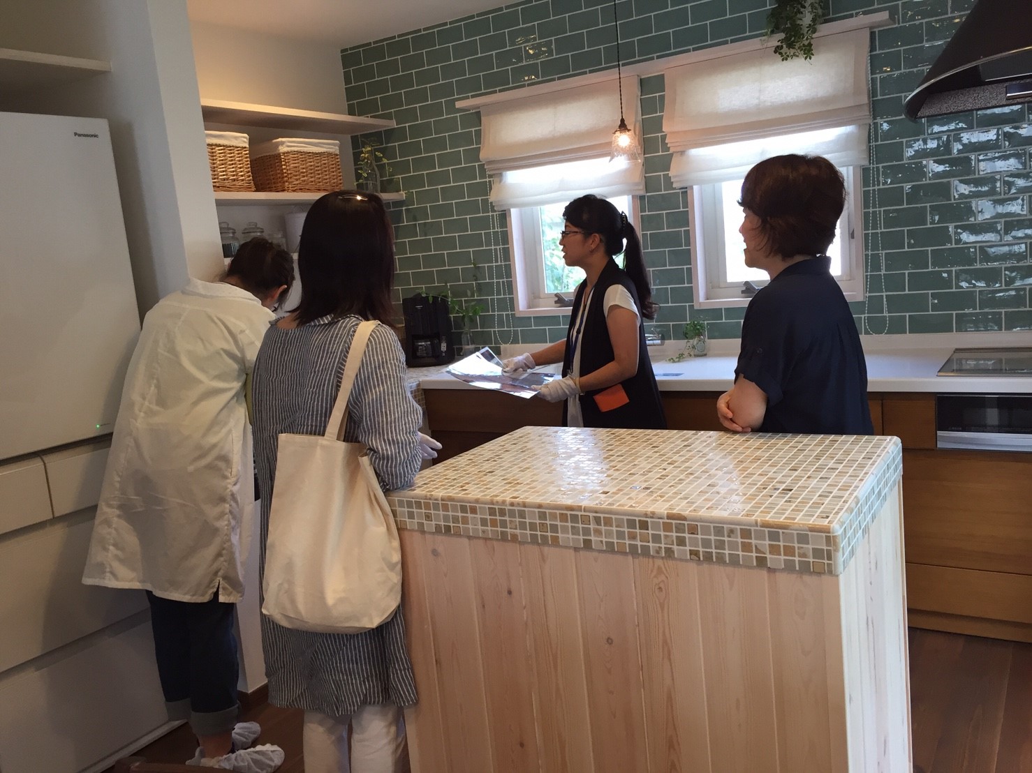 リフォームの完成物件をバスでご案内するバスツアー