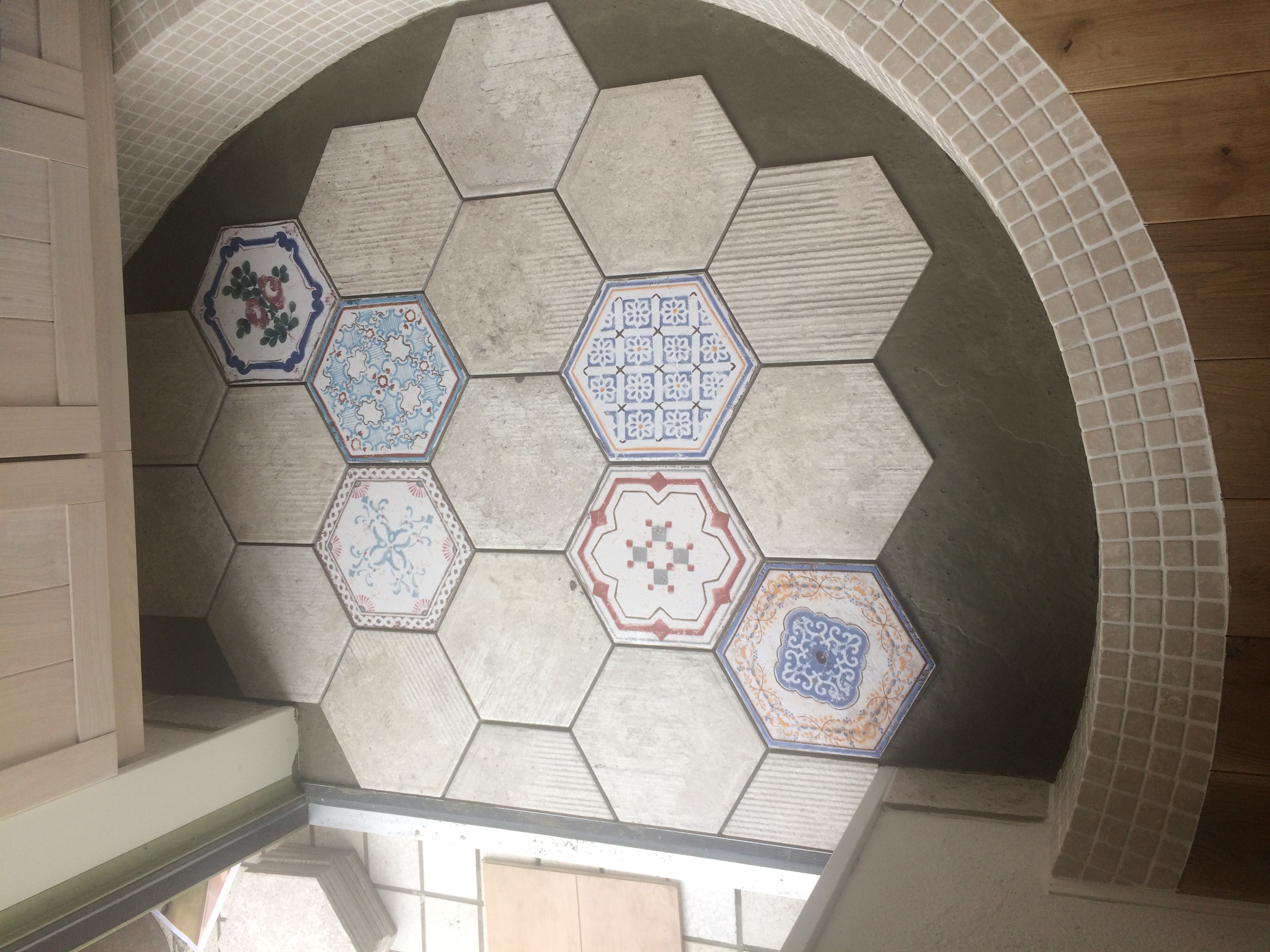 名古屋モザイク・カナルストリートの柄・六角形タイル