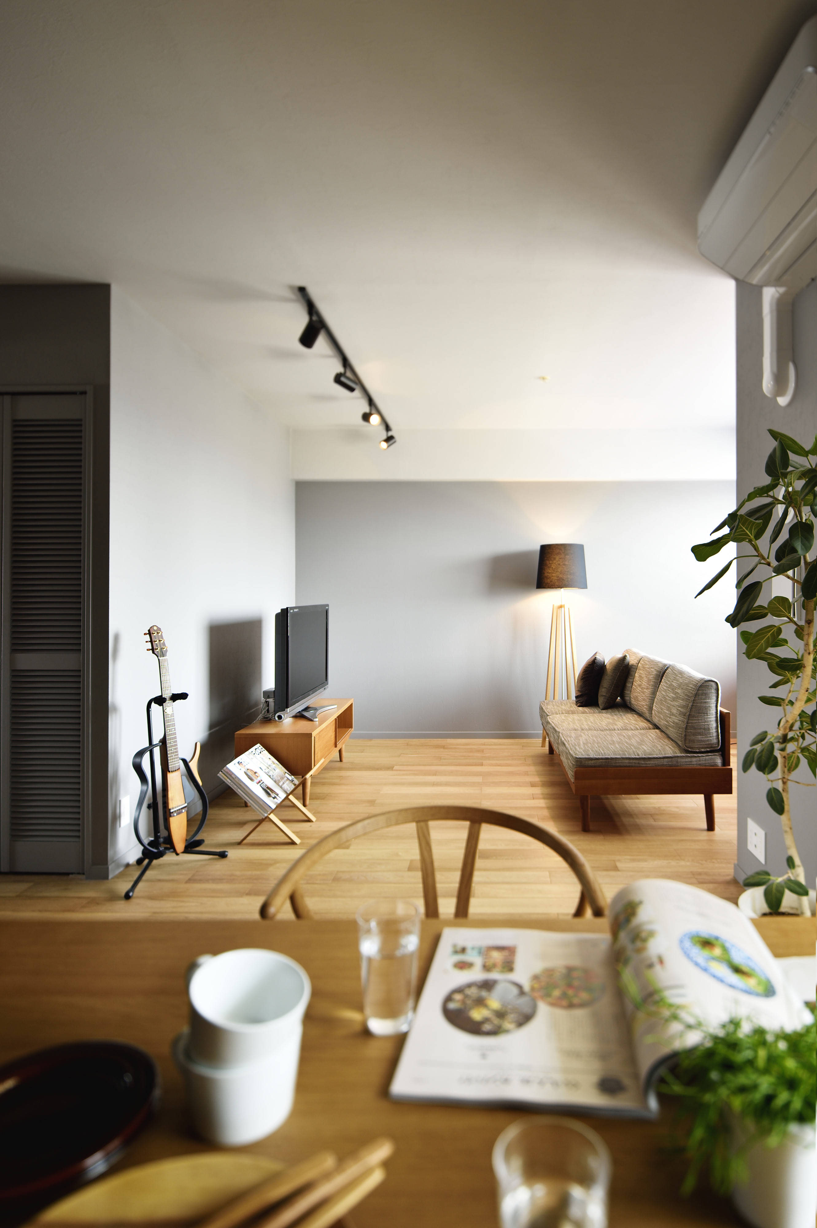 ３カラーと素材でつくる・大人カフェstyle 『Photograph』