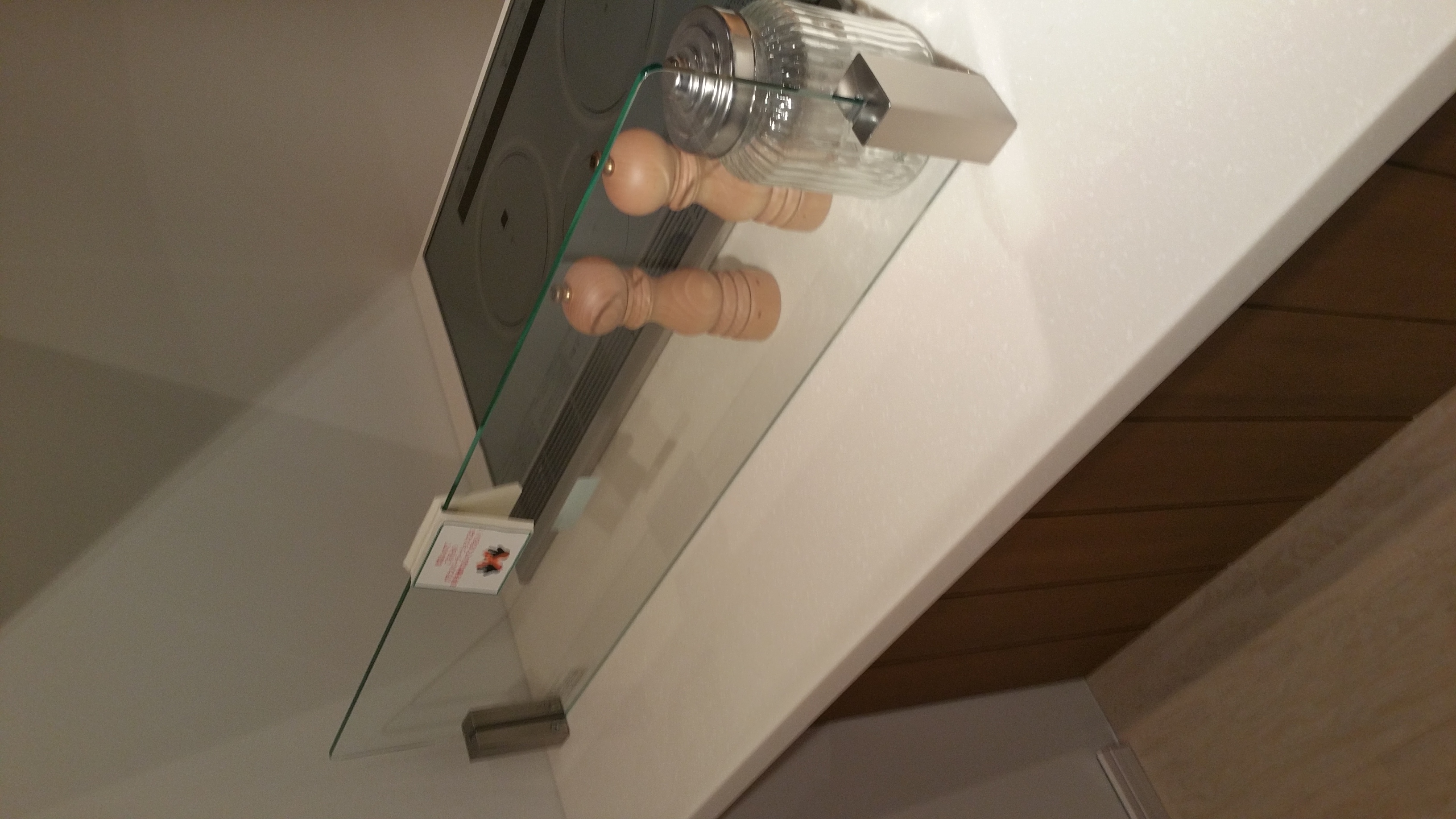 キッチンコンロ前　油はねガード　ガラスパーテーション