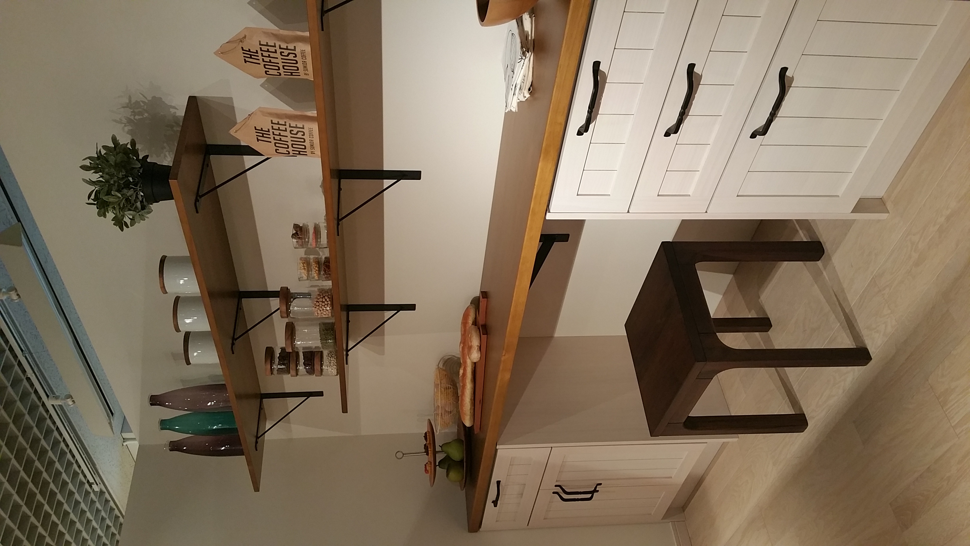 壁付けオープン棚