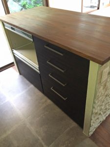 キッチンカウンター収納2