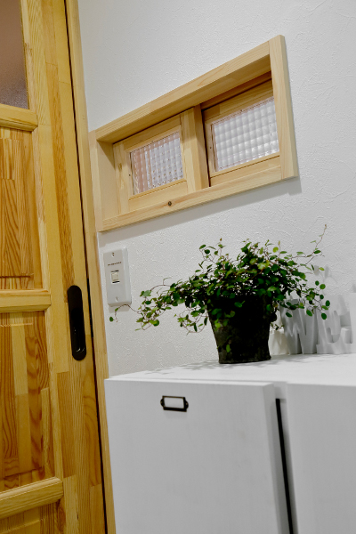 大事にしていたパインのテーブルがしっくりくるカントリーリビング～写真編