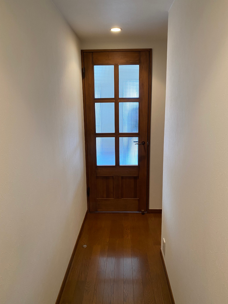 部屋の仕様からヨーロピアンな雰囲気に。オープンなキッチンのあるLDK