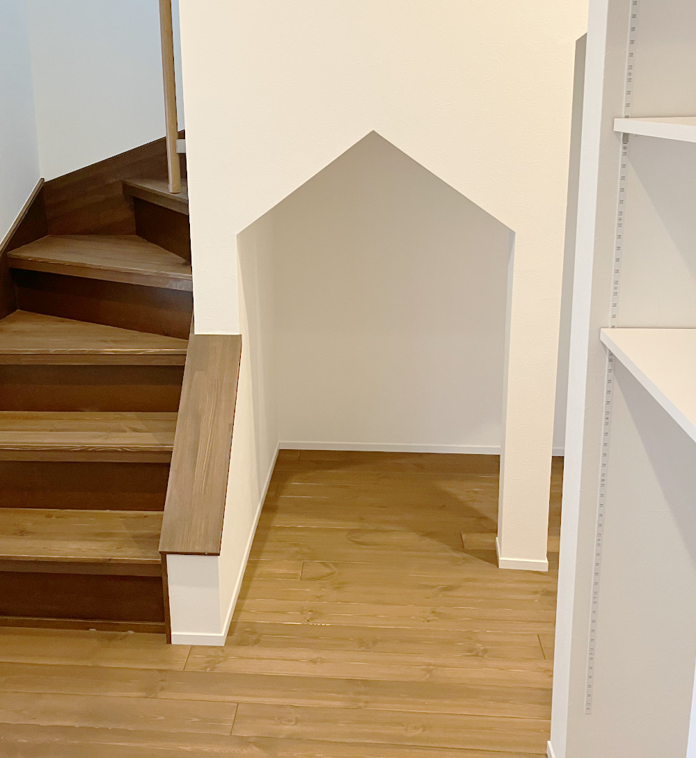 三角入口の秘密基地