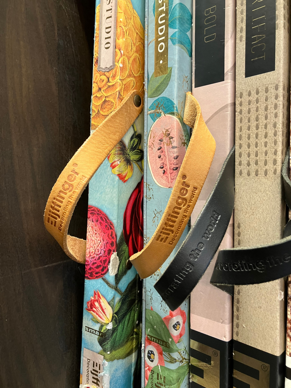 クロスを変えて愉しい空間：壁紙テシード