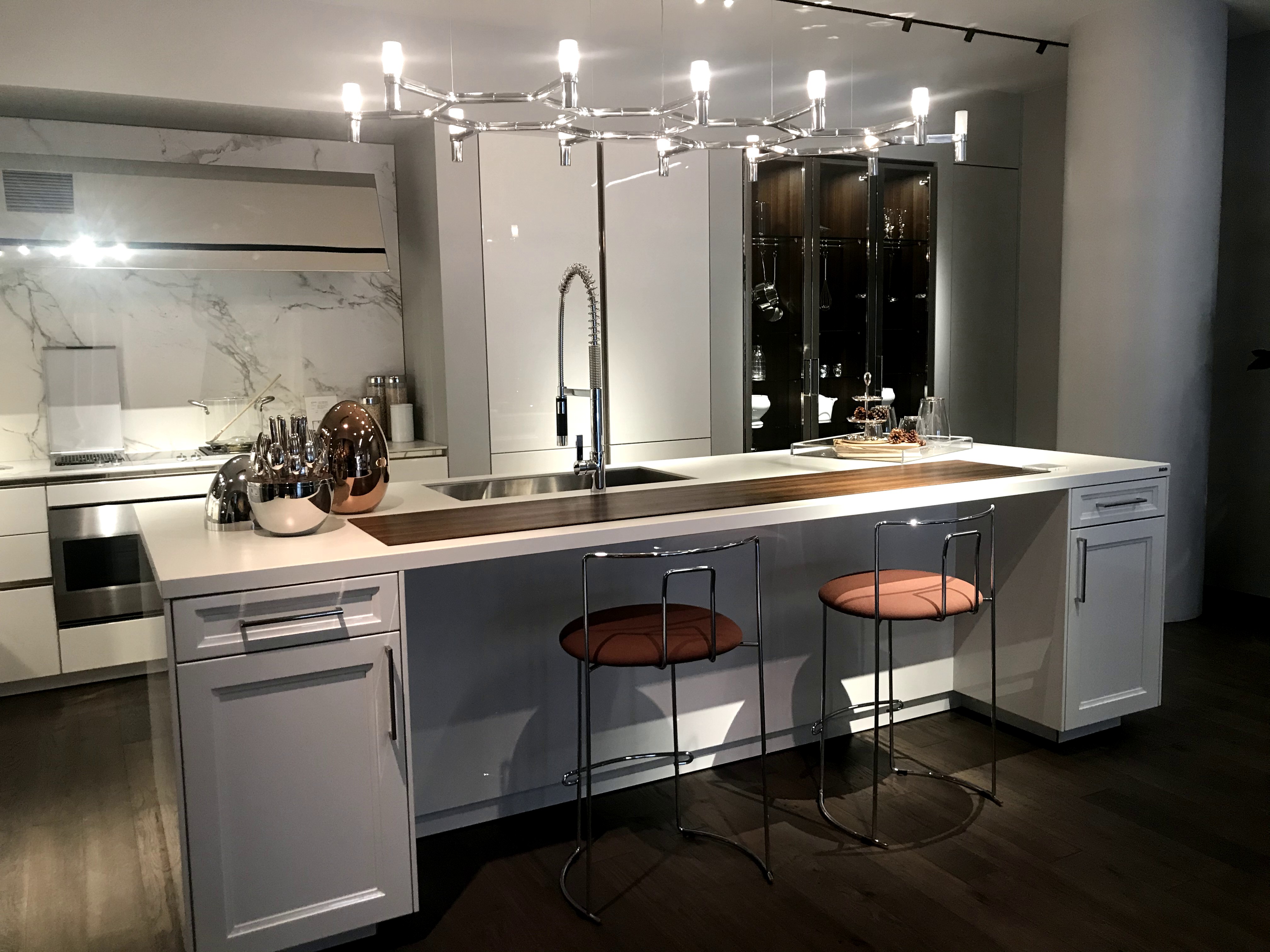 LOHAS studio お取扱いインテリアブランド ＠カッシーナイクスシー