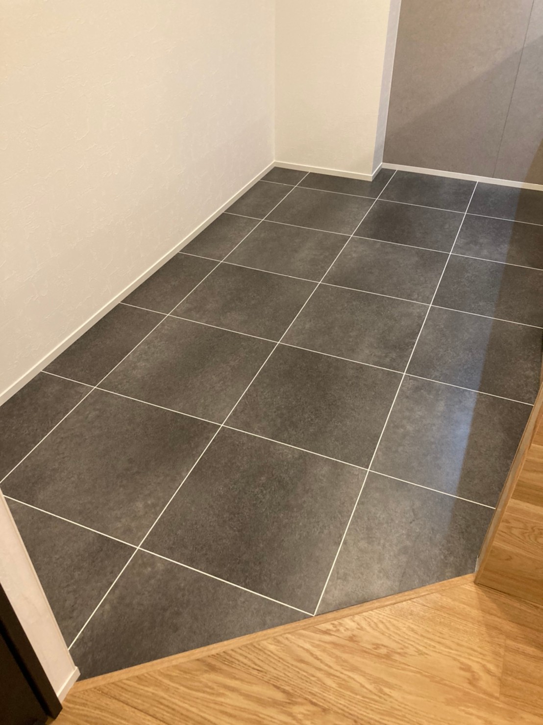 タイルのような仕上がりのフロアタイル♪