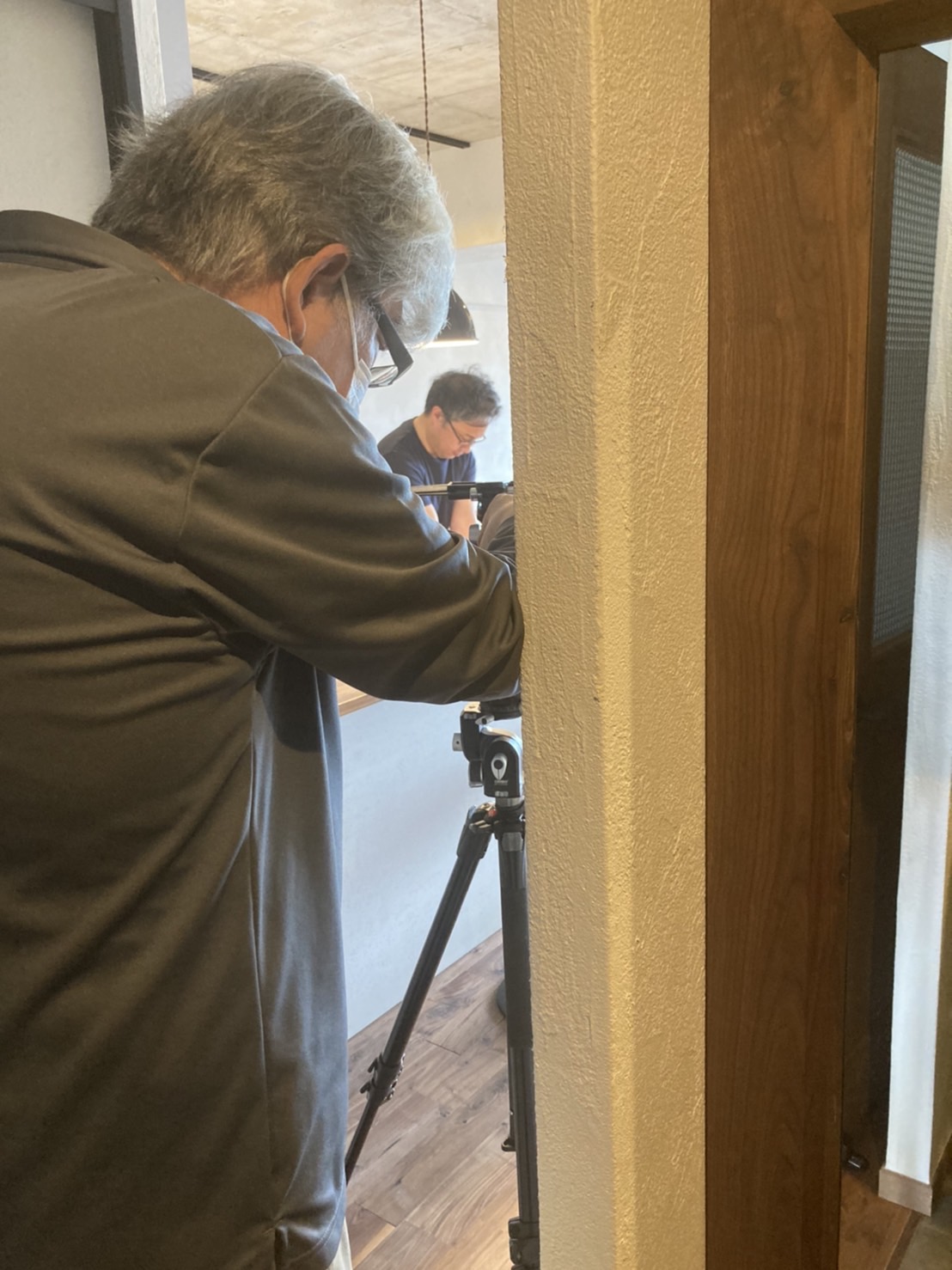 メンズライクなお家カフェ♪　カメラマン撮影中