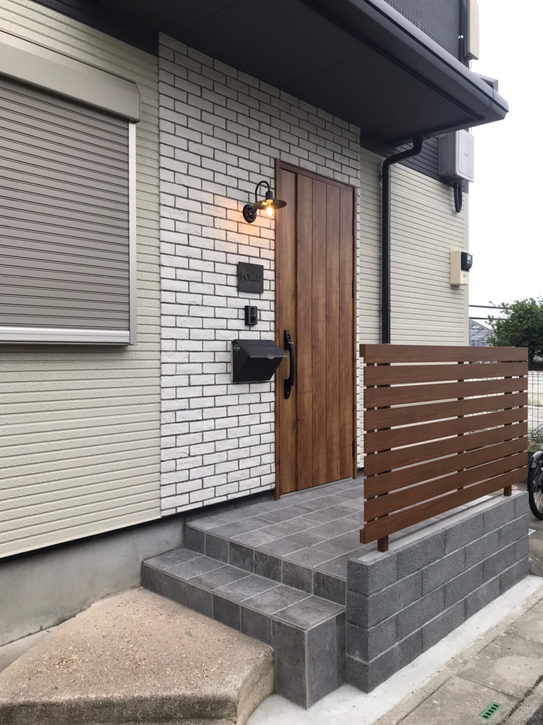 玄関ドアの交換　