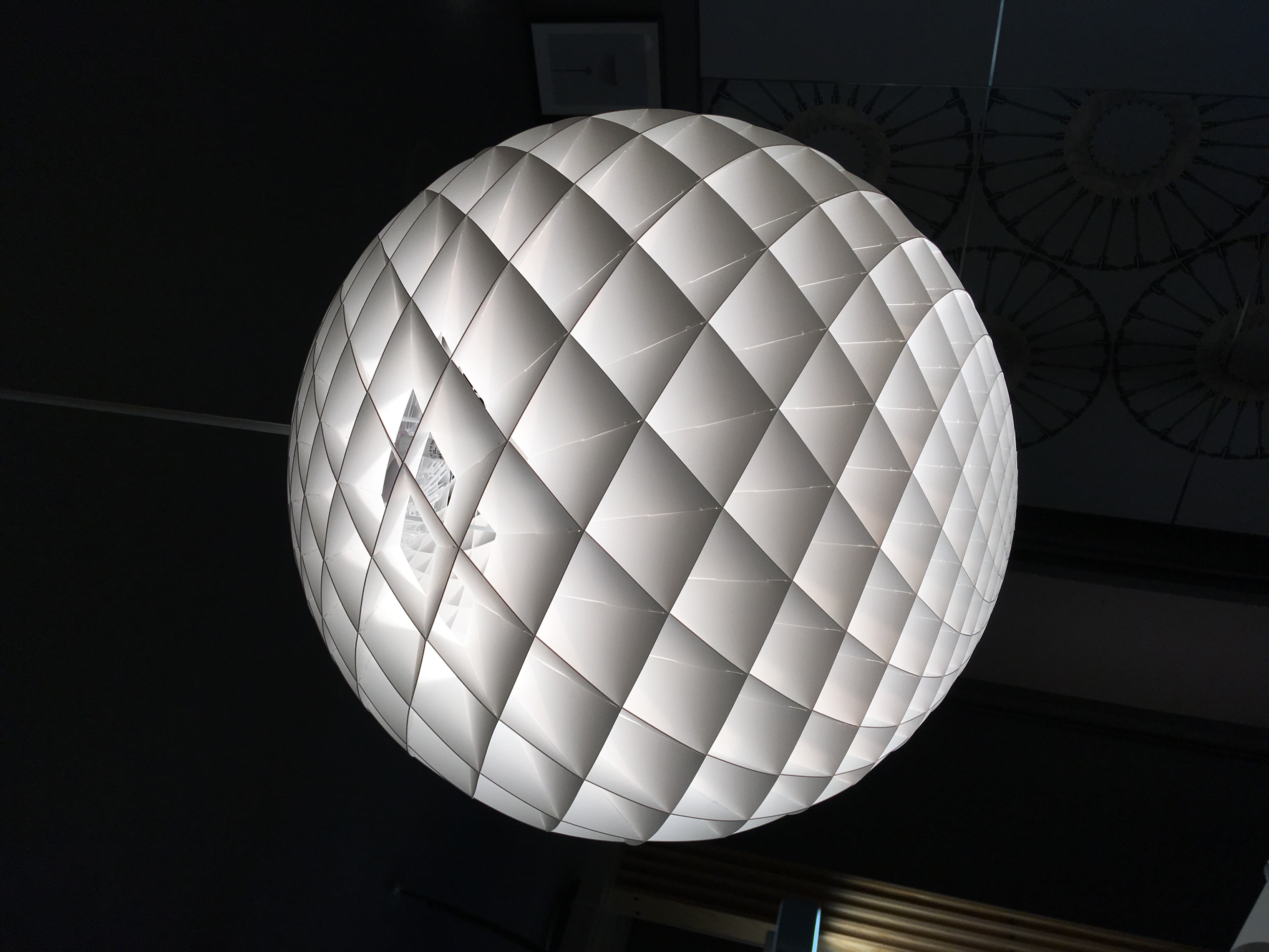 空間を彩る北欧照明―ルイスポールセン―