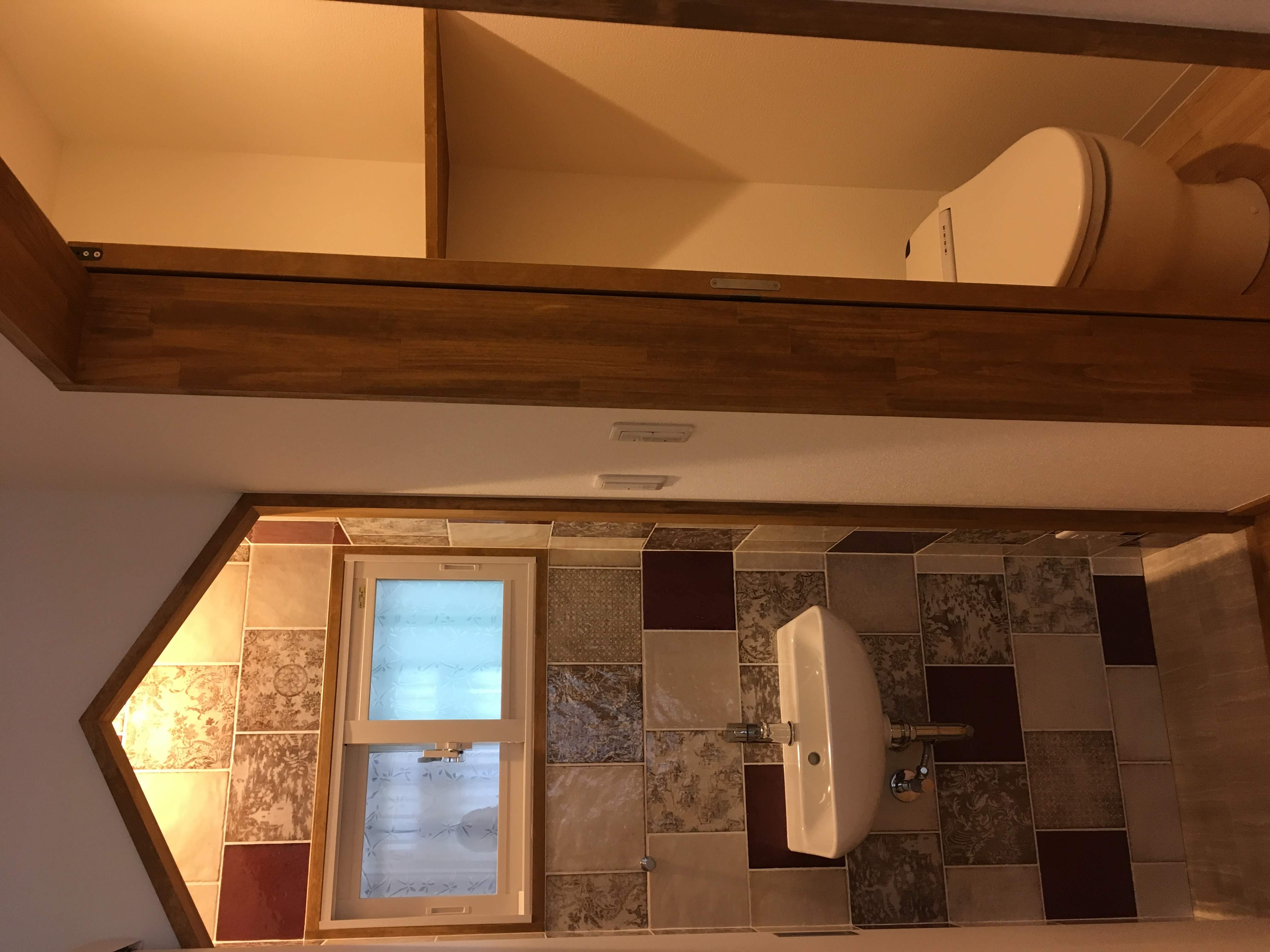 LDKの一角に－タイル貼りの手洗い専用スペース－