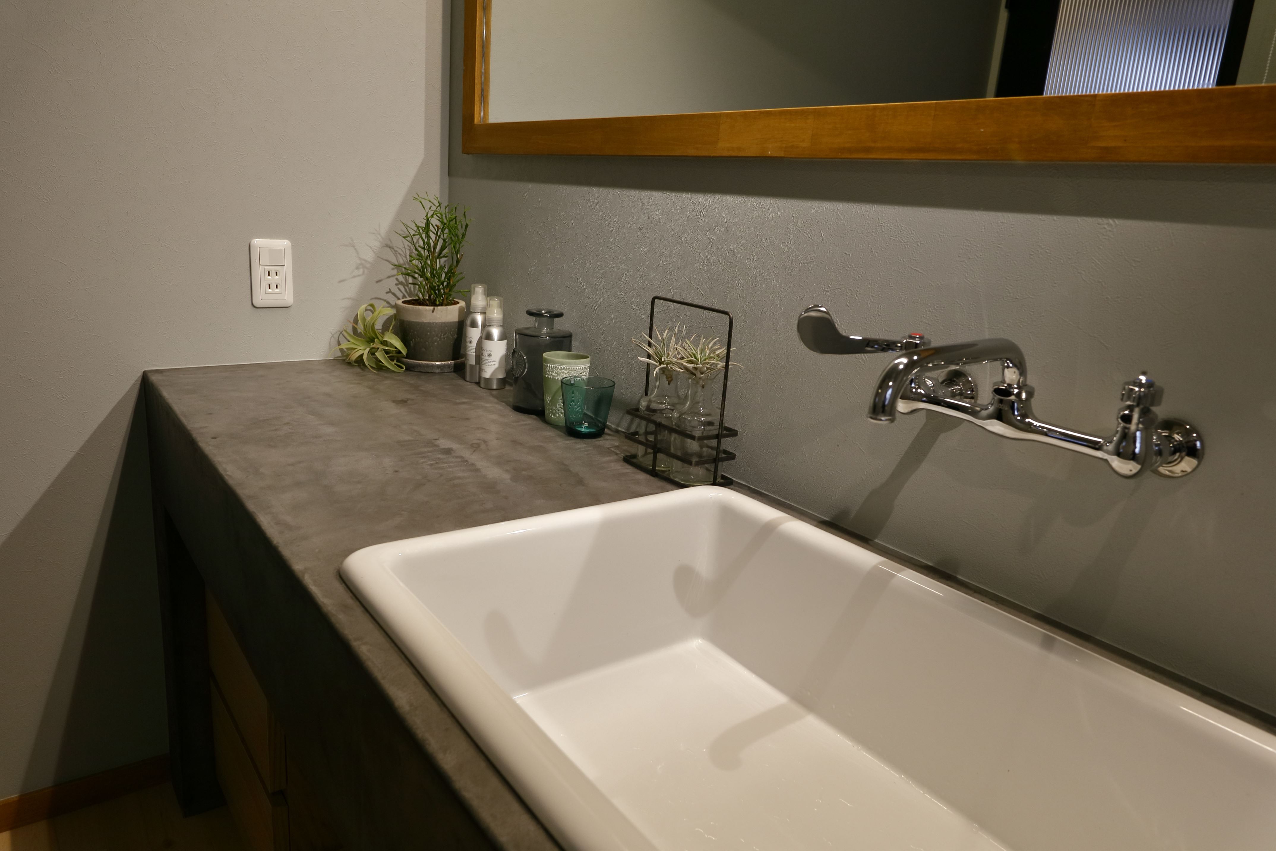 モルタル風造作洗面・TOTO病院用流しSK106