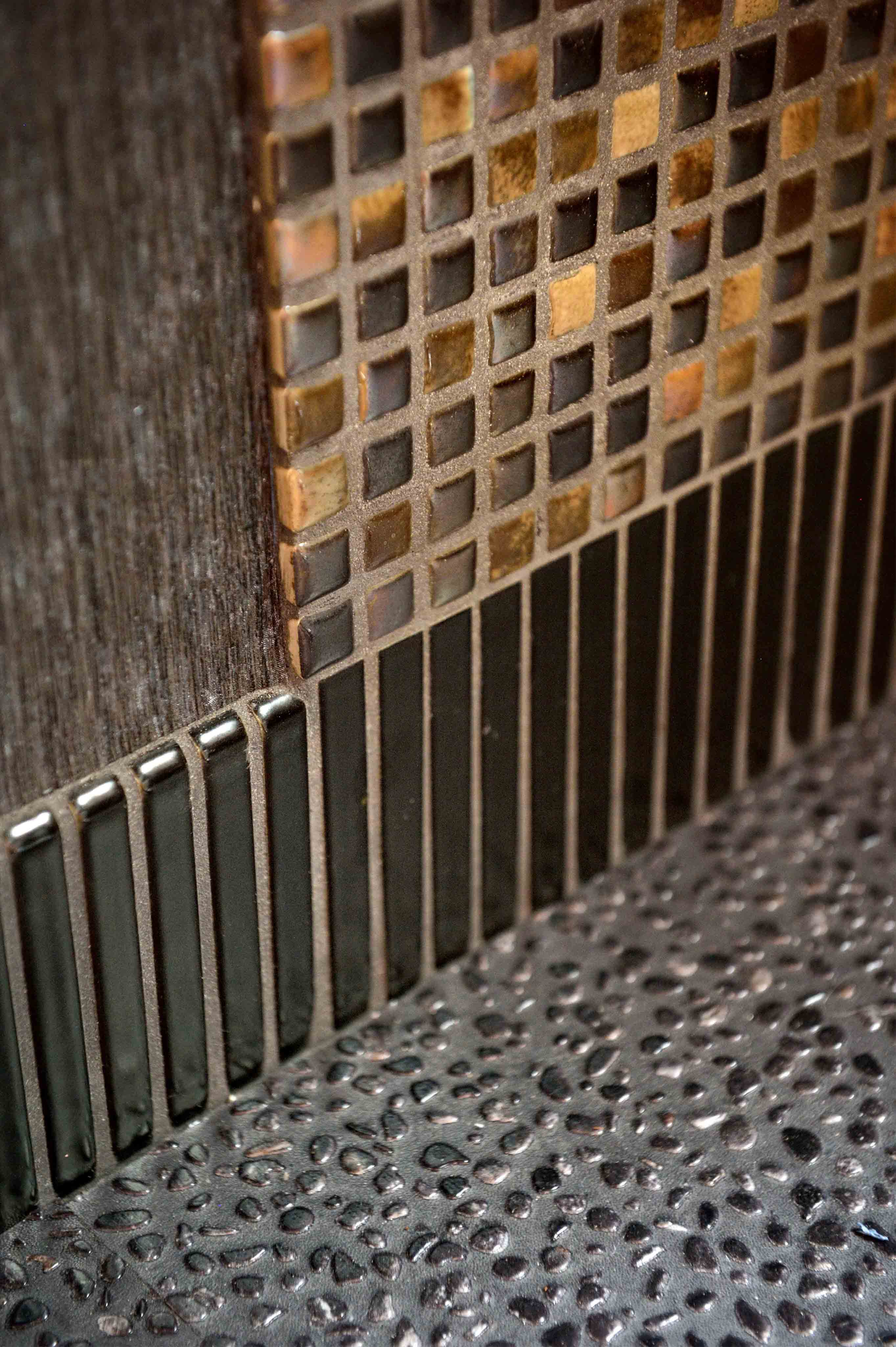 “和”のおもてなし空間　有田焼・ﾉｽﾀﾙｼﾞｯｸﾀｲﾙ・切子