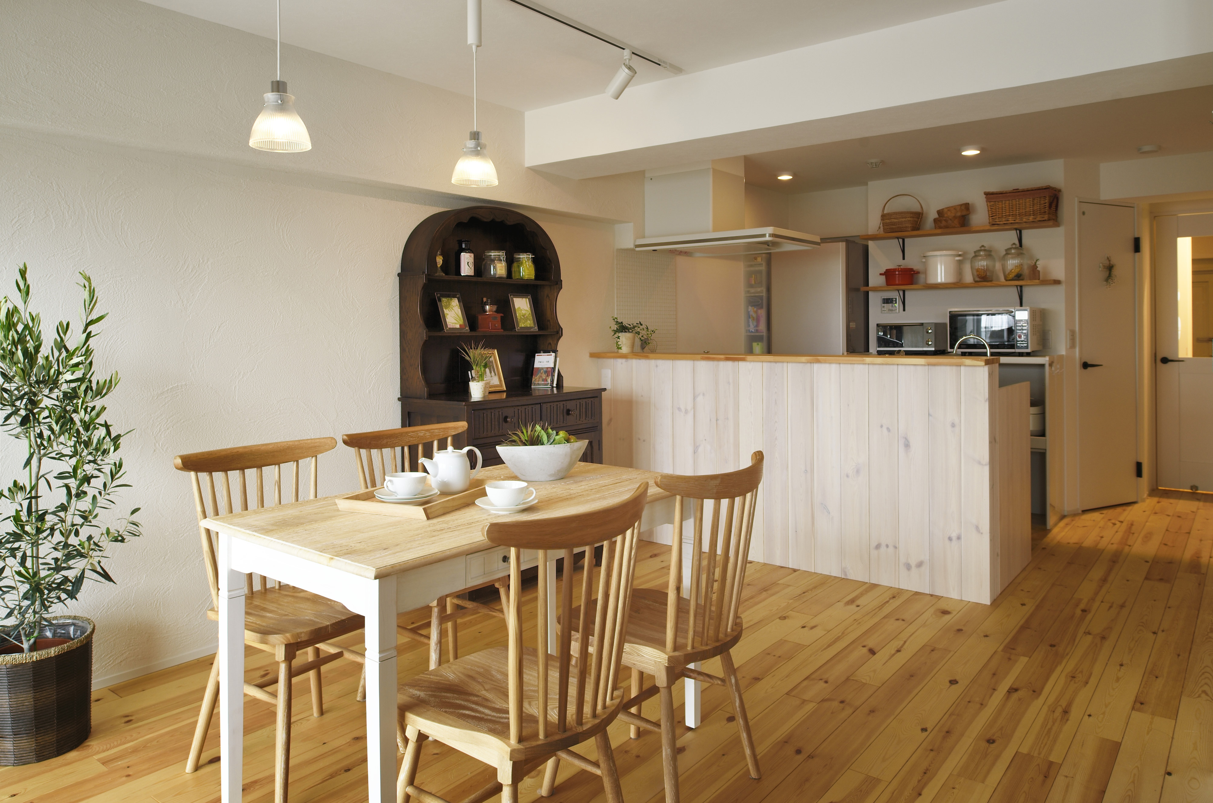 杉のﾌﾛｰﾘﾝｸﾞ+濃紺のｱｸｾﾝﾄｸﾛｽ